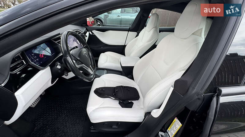 Лифтбек Tesla Model S 2017 в Черкассах