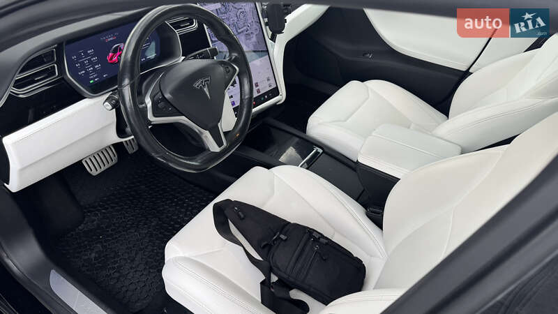 Лифтбек Tesla Model S 2017 в Черкассах