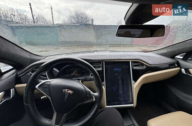 Лифтбек Tesla Model S 2015 в 