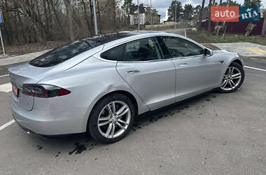 Лифтбек Tesla Model S 2014 в 