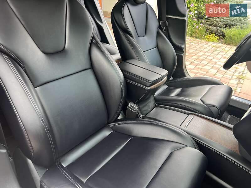 Лифтбек Tesla Model S 2017 в Одессе