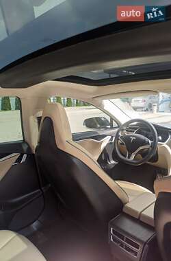 Лифтбек Tesla Model S 2013 в 