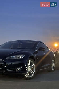 Ліфтбек Tesla Model S 2015 в 