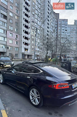 Ліфтбек Tesla Model S 2015 в 