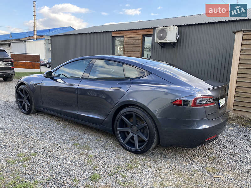 Ліфтбек Tesla Model S 2017 в Львові
