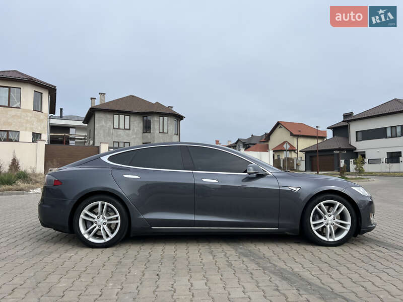 Лифтбек Tesla Model S 2014 в Одессе