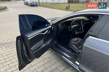 Лифтбек Tesla Model S 2014 в 