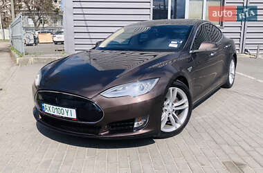 Лифтбек Tesla Model S 2013 в 