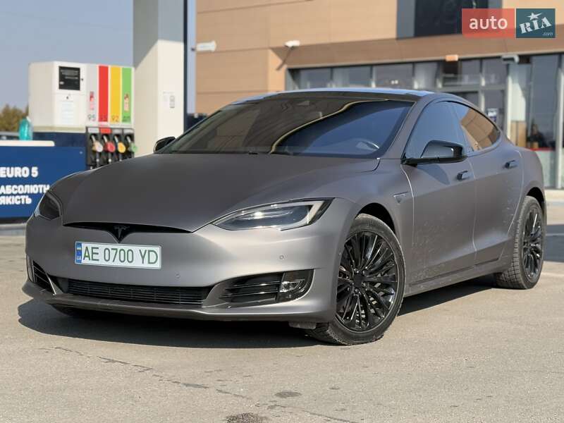 Лифтбек Tesla Model S 2016 в Днепре