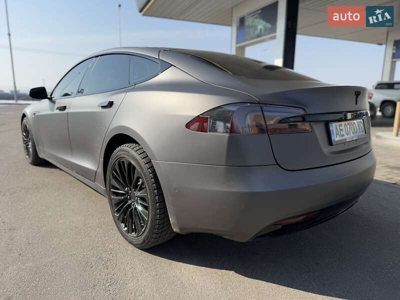 Лифтбек Tesla Model S 2016 в Днепре