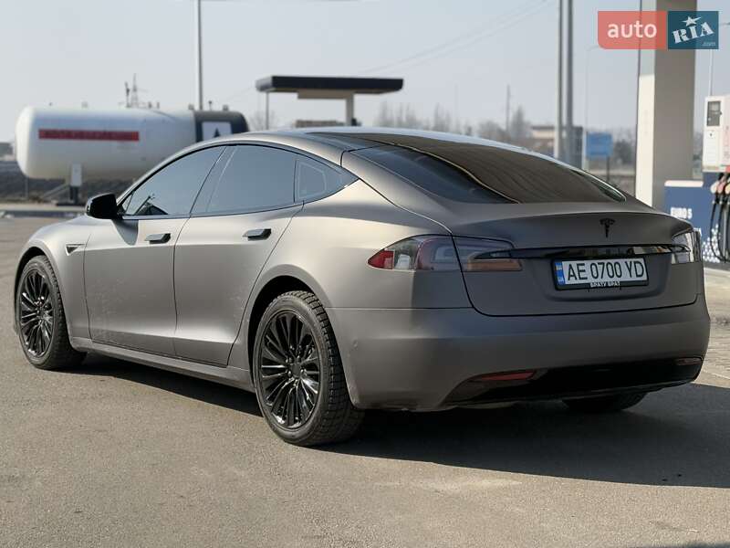 Лифтбек Tesla Model S 2016 в Днепре