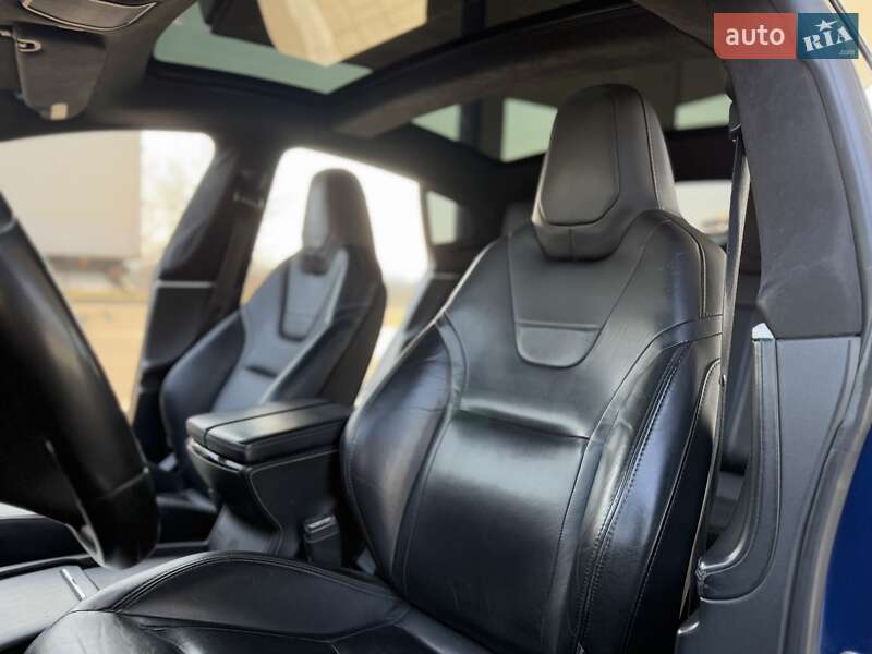 Лифтбек Tesla Model S 2016 в Днепре