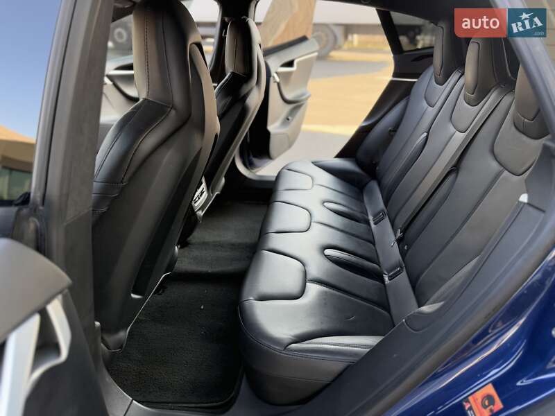 Лифтбек Tesla Model S 2016 в Днепре