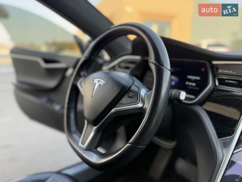 Лифтбек Tesla Model S 2016 в Днепре