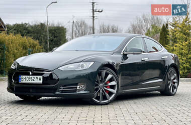 Лифтбек Tesla Model S 2014 в 
