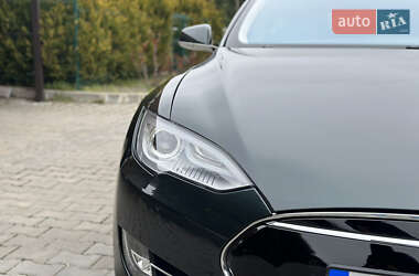 Лифтбек Tesla Model S 2014 в 