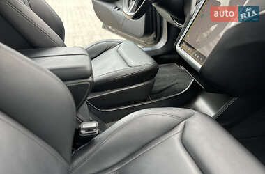 Лифтбек Tesla Model S 2014 в 