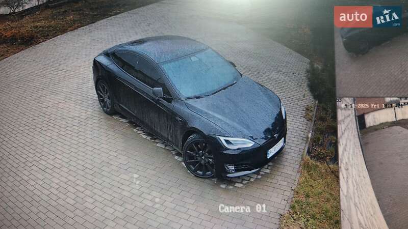 Tesla Model S 2020