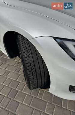 Лифтбек Tesla Model S 2020 в 