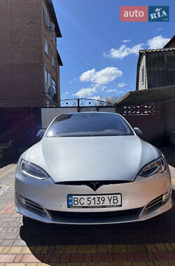 Лифтбек Tesla Model S 2016 в 