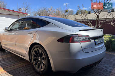 Лифтбек Tesla Model S 2016 в Львове