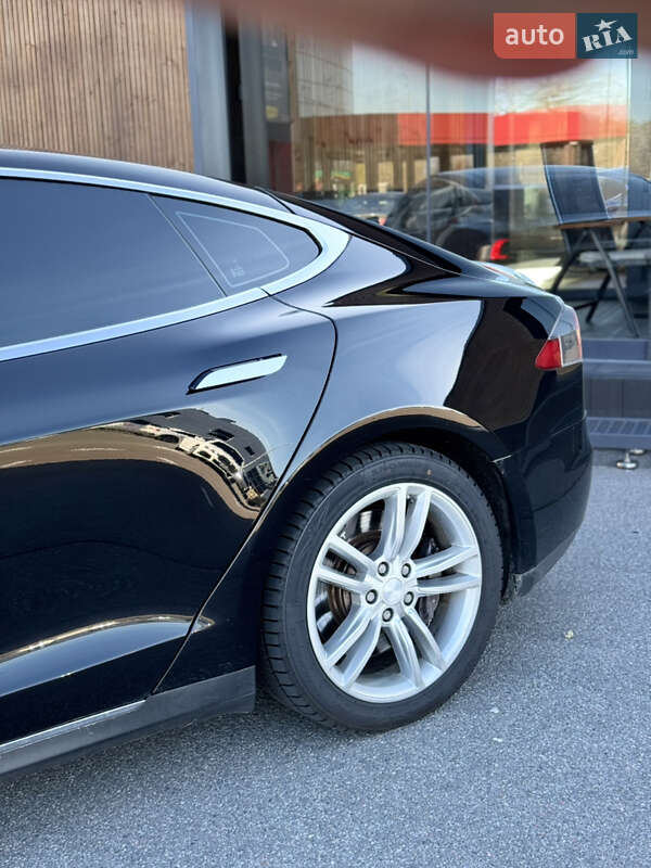 Ліфтбек Tesla Model S 2012 в Києві