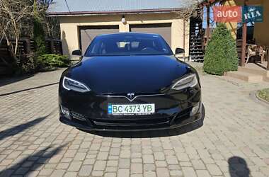 Лифтбек Tesla Model S 2017 в Львове