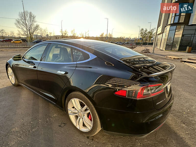 Ліфтбек Tesla Model S 2015 в Києві фото 2 Ліфтбек Tesla Model S 2015 в Києві