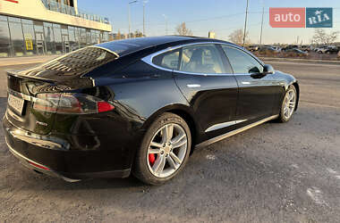 Лифтбек Tesla Model S 2015 в 
