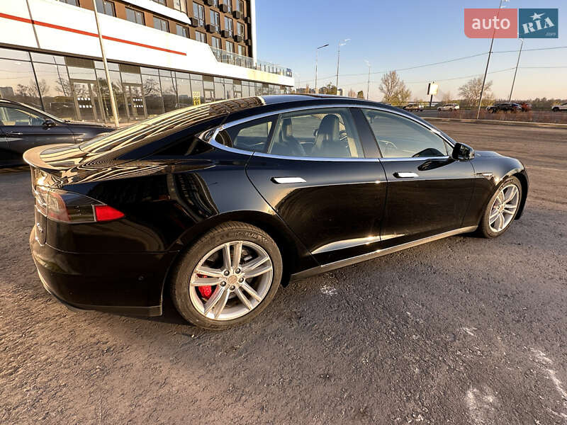 Ліфтбек Tesla Model S 2015 в Києві фото 9 Ліфтбек Tesla Model S 2015 в Києві