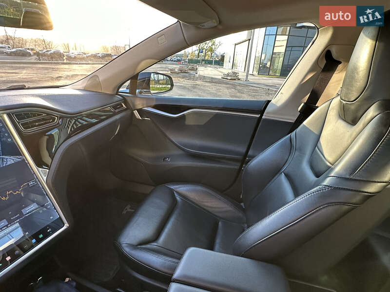 Ліфтбек Tesla Model S 2015 в Києві фото 11 Ліфтбек Tesla Model S 2015 в Києві
