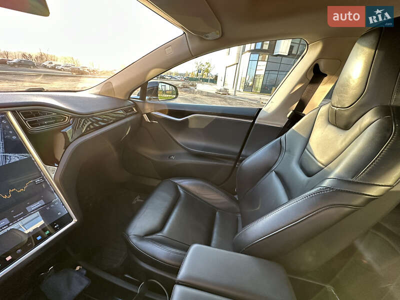 Ліфтбек Tesla Model S 2015 в Києві фото 14 Ліфтбек Tesla Model S 2015 в Києві