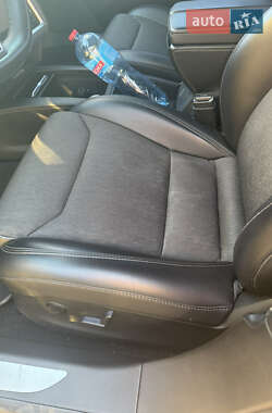 Лифтбек Tesla Model S 2017 в 