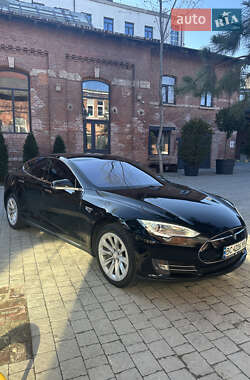 Лифтбек Tesla Model S 2013 в 