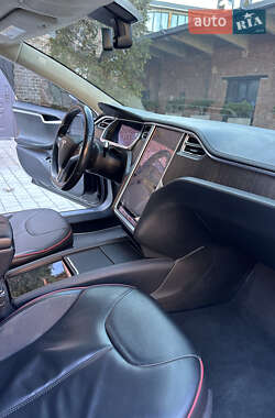 Лифтбек Tesla Model S 2013 в 