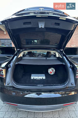 Лифтбек Tesla Model S 2013 в 