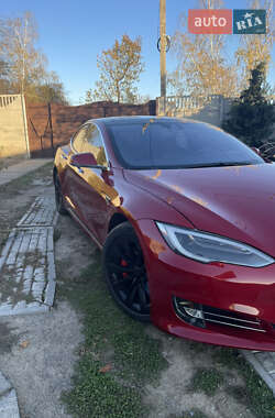 Лифтбек Tesla Model S 2016 в 