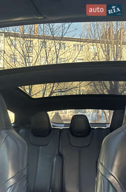 Лифтбек Tesla Model S 2016 в 