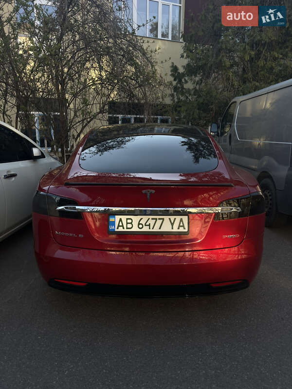 Лифтбек Tesla Model S 2016 в Виннице