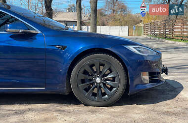 Лифтбек Tesla Model S 2017 в 