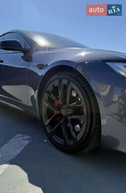 Лифтбек Tesla Model S 2021 в 