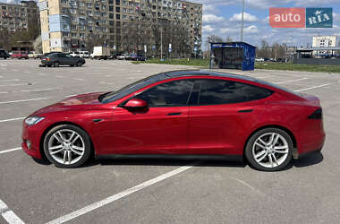 Лифтбек Tesla Model S 2016 в 