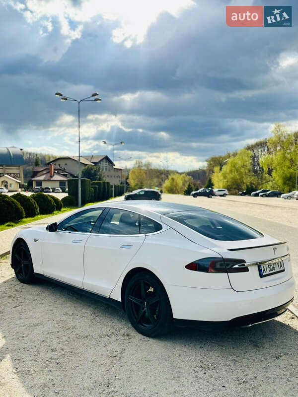 Лифтбек Tesla Model S 2013 в Днепре