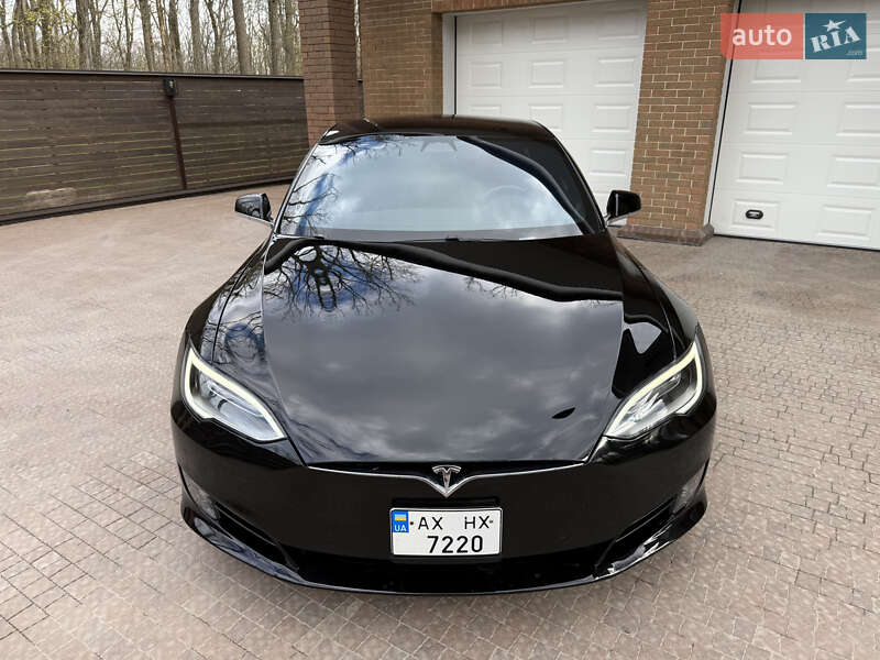 Лифтбек Tesla Model S 2017 в Харькове