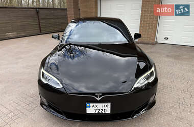 Лифтбек Tesla Model S 2017 в 