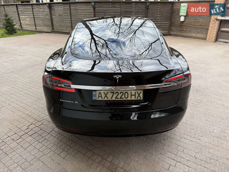 Лифтбек Tesla Model S 2017 в Харькове