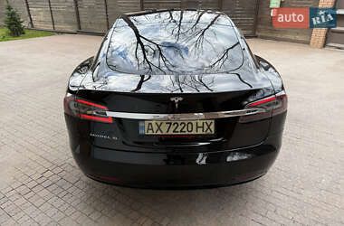 Лифтбек Tesla Model S 2017 в 