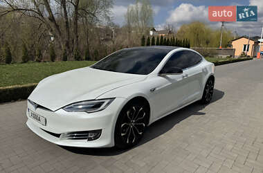 Лифтбек Tesla Model S 2019 в 