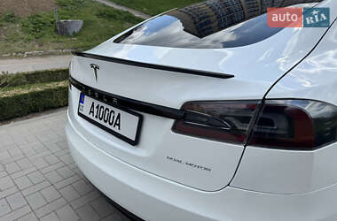 Лифтбек Tesla Model S 2019 в 