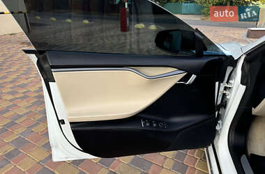 Лифтбек Tesla Model S 2019 в 